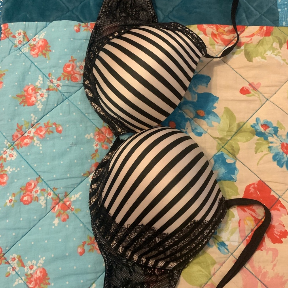 Victoria’s Secret Bombshell Bra